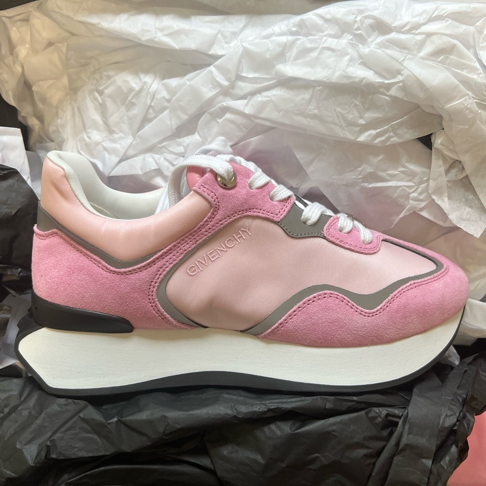 New ..Givenchy sneakers size 36.5.